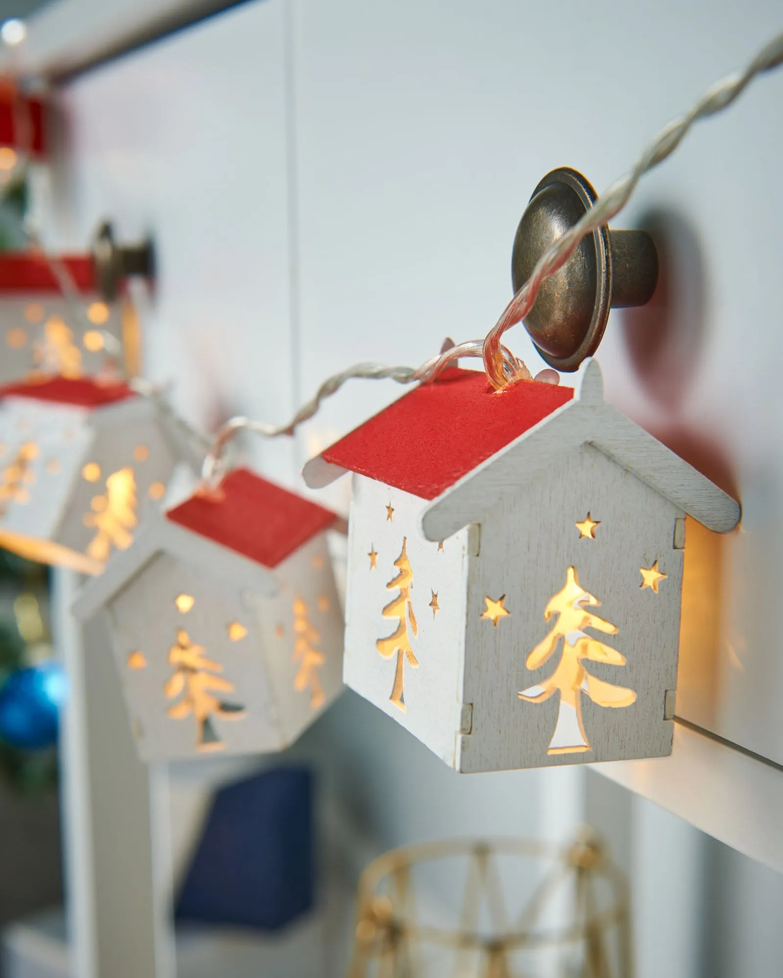 Decorative Wooden House LED Lights String, 1.8 m