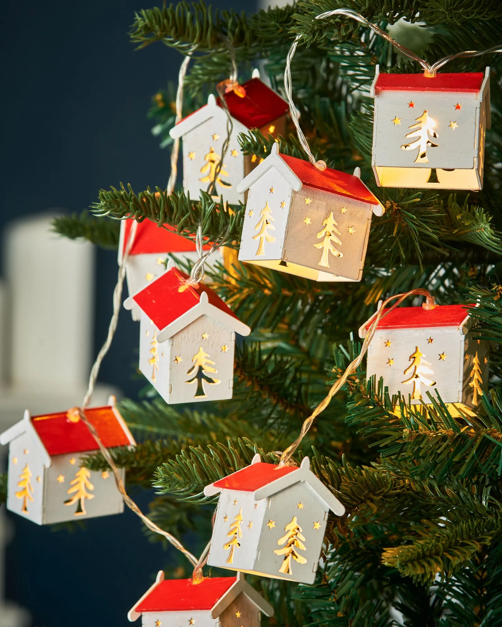 Decorative Wooden House LED Lights String, 1.8 m