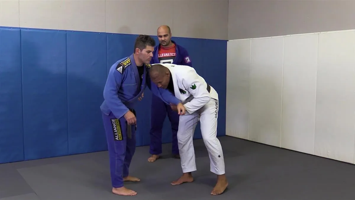 Drop The World by Ronaldo "Jacare" Souza